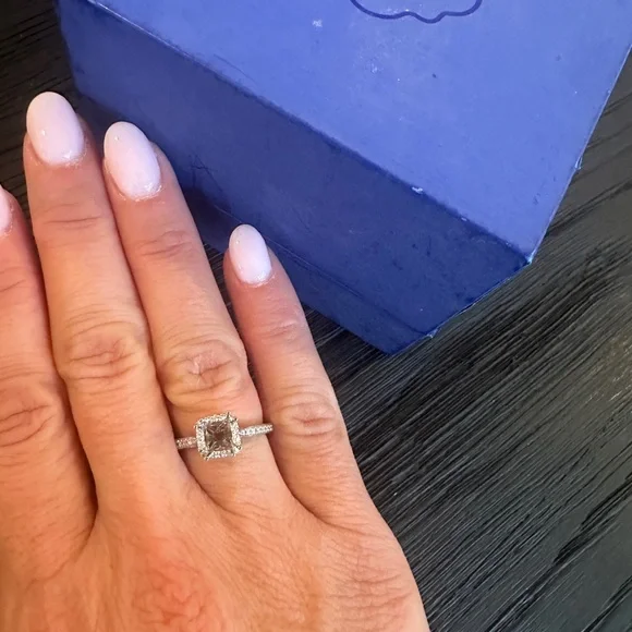 Tacori Dantela Princess Bloom Halo Engagement setting - refurbished and like new - Picture 7 of 15